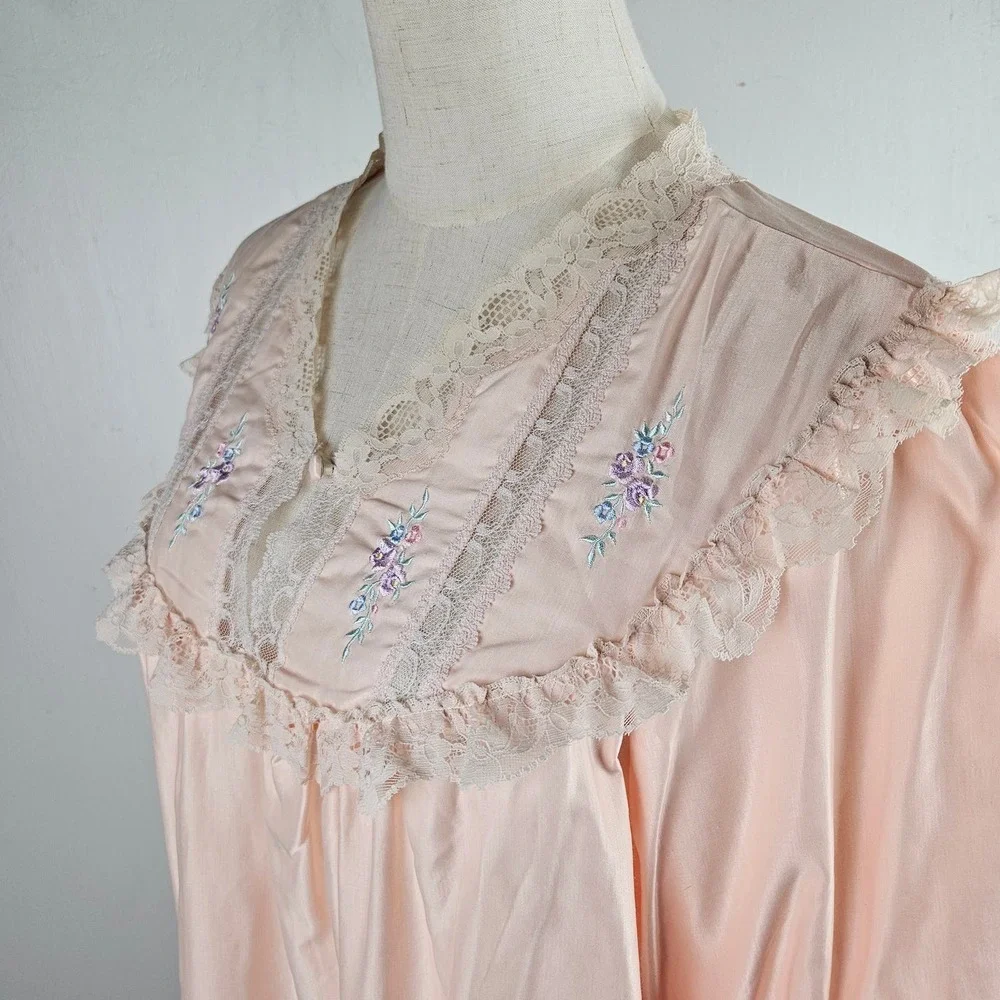 Lady Barbizon Lace Trim Embroidered Nightgown 1X Peach Sleep‎ Shirt